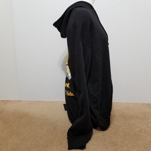 Gudetama hoodie 2XL NWT You Can Roll But You Can't Hide pullover lazy egg Sanrio - Picture 4 of 14